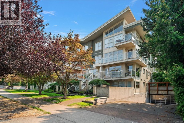 Kitchen - 207 1155 Yates St, Victoria, BC V8V3N1 Photo 3