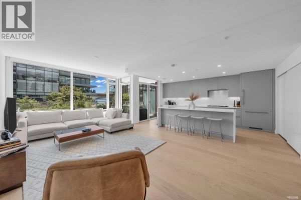 207 1331 Marine Drive, West Vancouver, BC V7T1B6 Photo 2