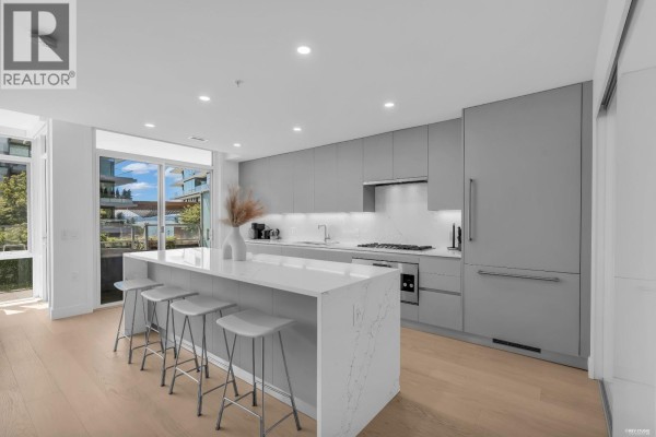 207 1331 Marine Drive, West Vancouver, BC V7T1B6 Photo 3