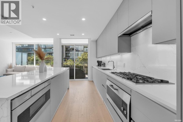 207 1331 Marine Drive, West Vancouver, BC V7T1B6 Photo 4