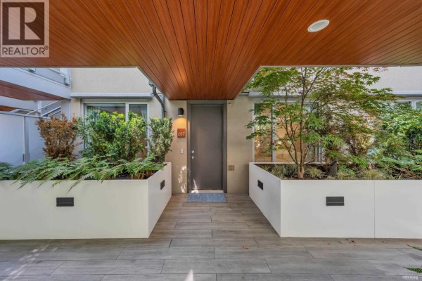 207 1331 Marine Drive, West Vancouver, BC V7T1B6 Photo 5