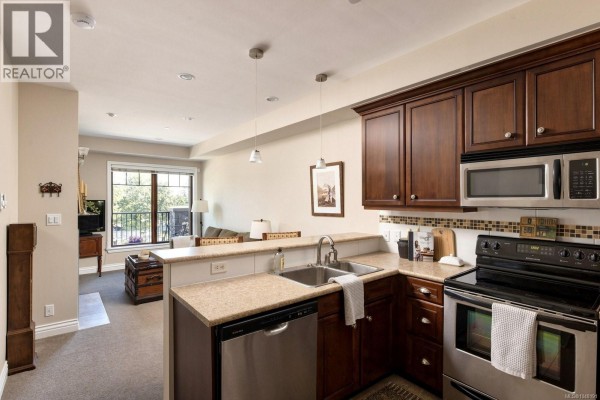 Ensuite - 207 1335 Bear Mountain Pkwy, Langford, BC V9B6T9 Photo 5