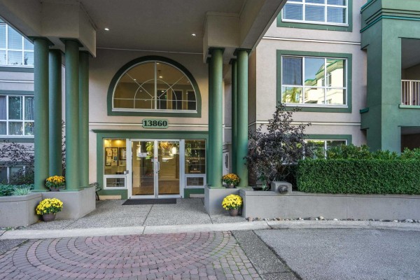 207 13860 70 Avenue, Surrey, BC V3W0S1 Photo 4