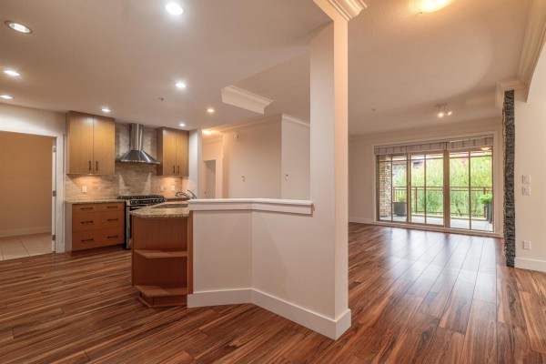 207 16469 64 Avenue, Surrey, BC V3S6V7 Photo 4