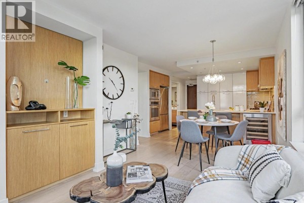 207 1680 W 4th Avenue, Vancouver