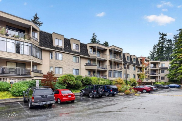 207 1760 Southmere Crescent, Surrey, BC V4A6E5 Photo 3