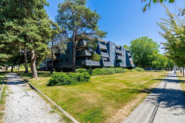 207 17661 58a Avenue, Surrey, BC, photo 3