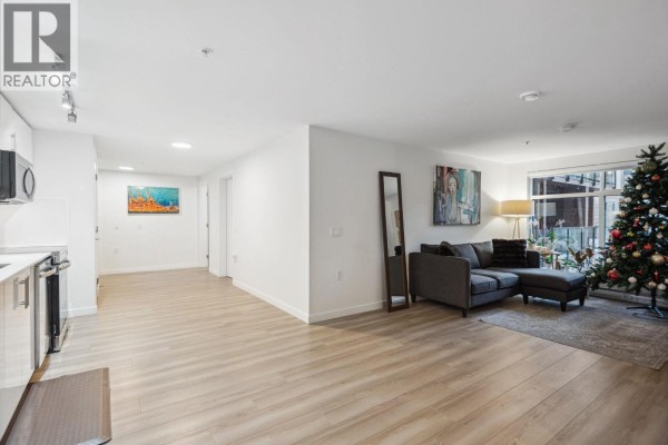 207 232 Sixth Street, New Westminster, BC V3L3A4 Photo 3