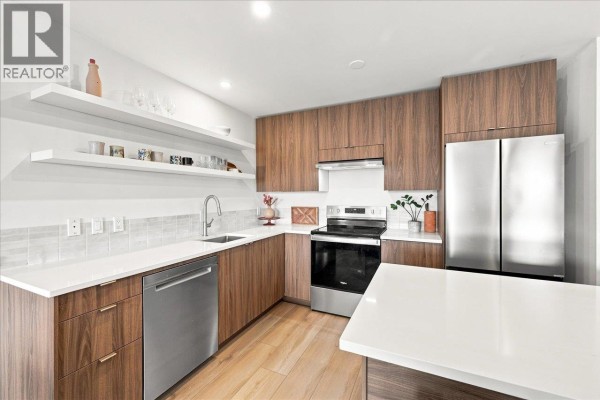 207 236 W 2nd Street, North Vancouver, BC V7M1C6 Photo 2