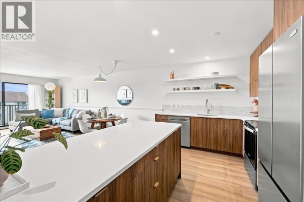 207 236 W 2nd Street, North Vancouver, BC V7M1C6 Photo 4