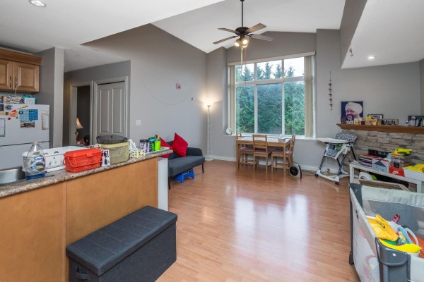 207 2828 152 Street, Surrey, BC V4P1G6 Photo 2