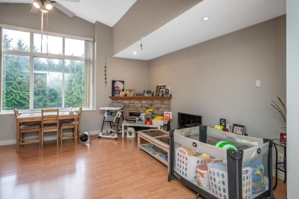 207 2828 152 Street, Surrey, BC V4P1G6 Photo 3