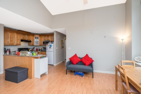 207 2828 152 Street, Surrey, BC V4P1G6 Photo 4