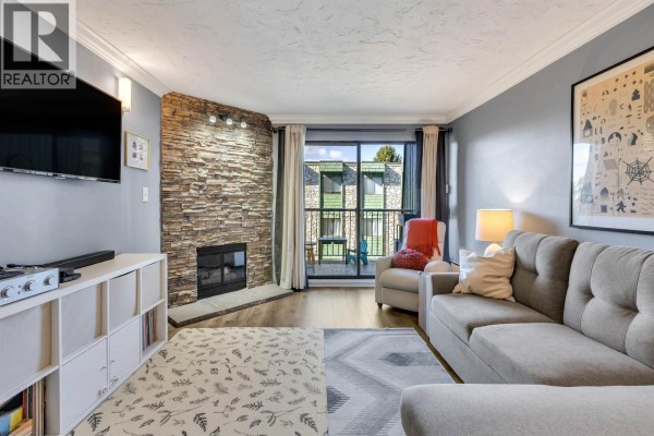 207 3901 Carrigan Court, Burnaby, BC V3N4K1 Photo 4