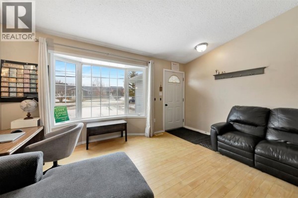 Laundry room - 207 3rd Avenue E, Neilburg, SK S0M2C0 Photo 4