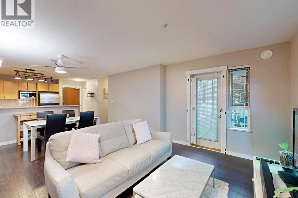 207 4783 Dawson Street, Burnaby, BC V5C0A8 Photo 3