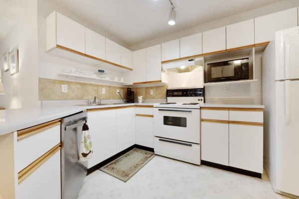 207 5955 177b Street, Surrey Photo 4