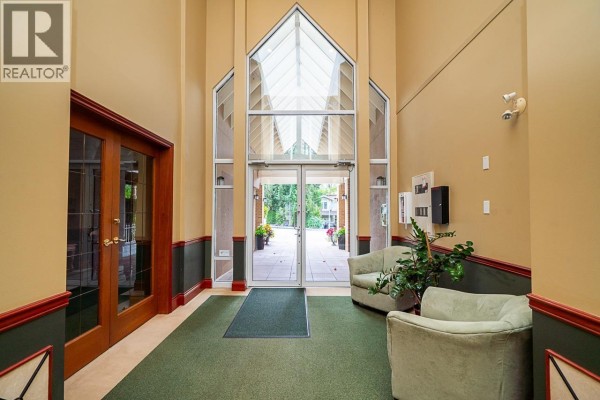 207 678 W Queens Road, North Vancouver, BC V7N2L3 Photo 2