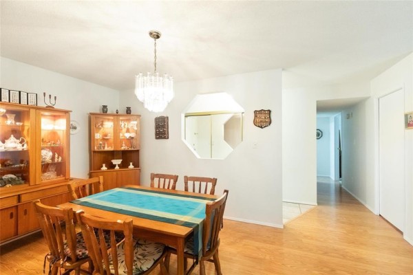 Kitchen - 207 70 Dunkirk Drive, Winnipeg, MB R2M5R4 Photo 5