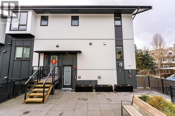 207 7161 17th Avenue, Burnaby, BC V3N0K1 Photo 4