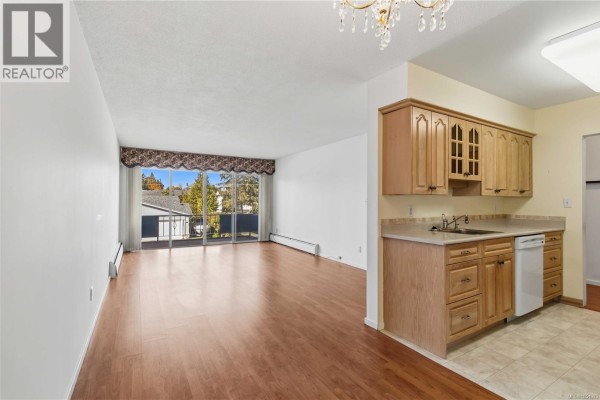 Living room - 207 9560 Fifth St, Sidney, BC V8L2W5 Photo 4