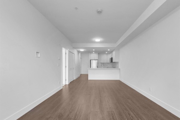 207 9983 E Barnston Drive, Surrey, BC V4N6T3 Photo 4