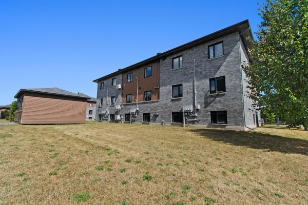 207 Boul. De L'amérique-française, Gatineau, QC, photo 2