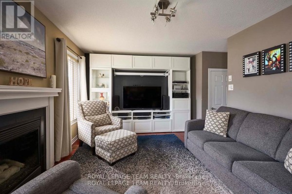 207 Burnaby Drive, Ottawa, ON, photo 2
