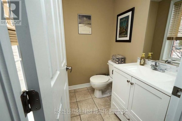 Primary Bedroom - 207 Burnaby Drive, Ottawa, ON K2S0K1 Photo 5