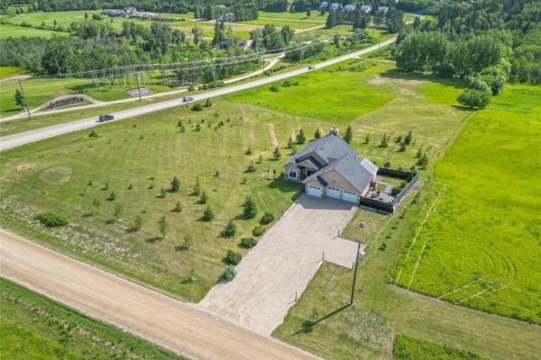 207 Burnett Road N, Onanole, MB R0J1N0 Photo 4