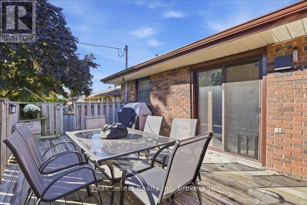 Kitchen - 207 Byron Street, Zorra, ON N0M2M0 Photo 5