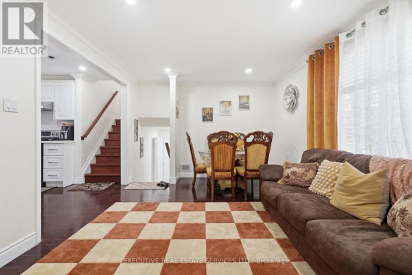 207 Christopher Drive, Cambridge, ON N1R4S6 Photo 4