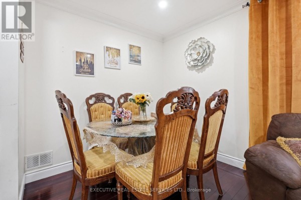 207 Christopher Drive, Cambridge, ON N1R4S6 Photo 5