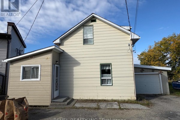 Kitchen - 207 Co-op Lane, Cochrane, ON P0L1C0 Photo 2