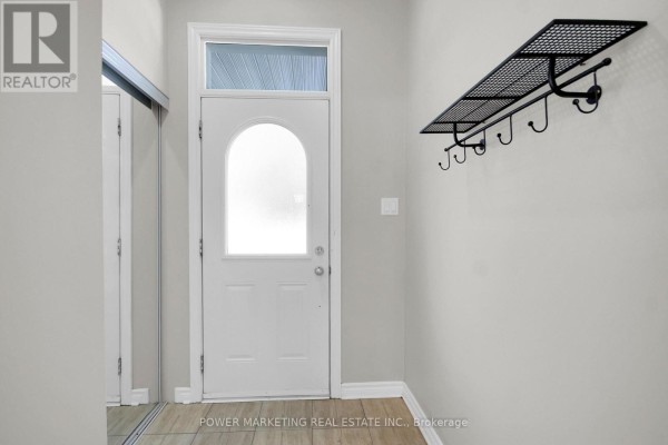 207 Hidden Meadow Avenue, Ottawa, ON K1T0C2 Photo 4