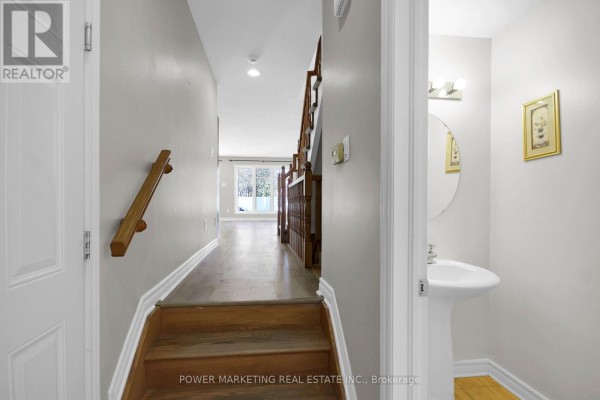 207 Hidden Meadow Avenue, Ottawa, ON K1T0C2 Photo 5