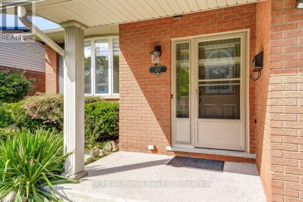 207 Montmorency Drive, Hamilton, ON, photo 2
