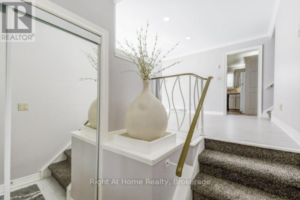 207 Montmorency Drive, Hamilton, ON, photo 3