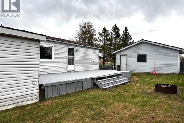 4pc Bathroom - 207 Percy Street, Bittern Lake, AB T0C0L0 Photo 4