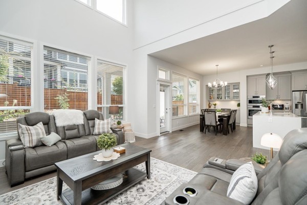 2070 165b Street, Surrey, BC V3Z1B9 Photo 5