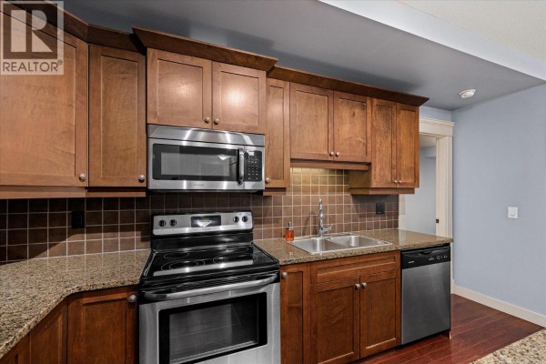 2pc Bathroom - 2070 Boucherie Road Unit# 402, West Kelowna, BC V4T3K9 Photo 4