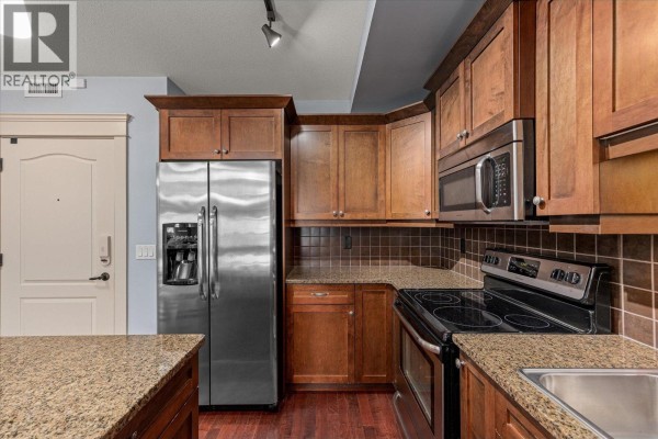 3pc Ensuite bath - 2070 Boucherie Road Unit# 402, West Kelowna, BC V4T3K9 Photo 5