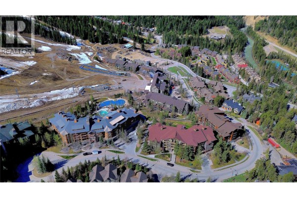 4pc Ensuite bath - 2070 Summit Drive Unit# 304, Panorama, BC V0A1T0 Photo 3