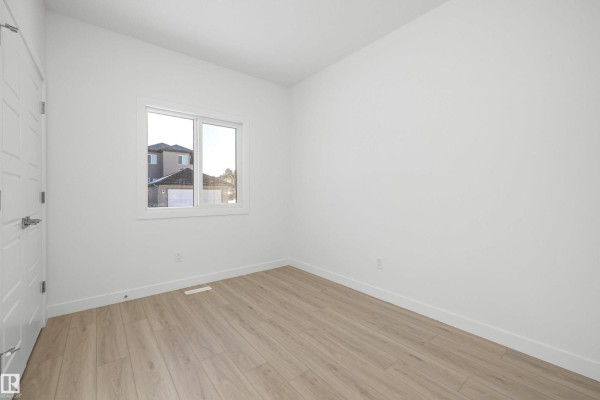 Kitchen - 20715 43 Av Nw, Edmonton, AB T6M3E9 Photo 3