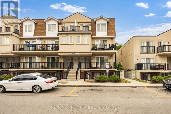 2072 - 3041 Finch Avenue W, Toronto, ON, photo 2