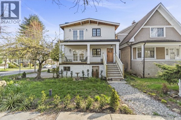 2072 Kitchener Street, Vancouver, BC, photo 2