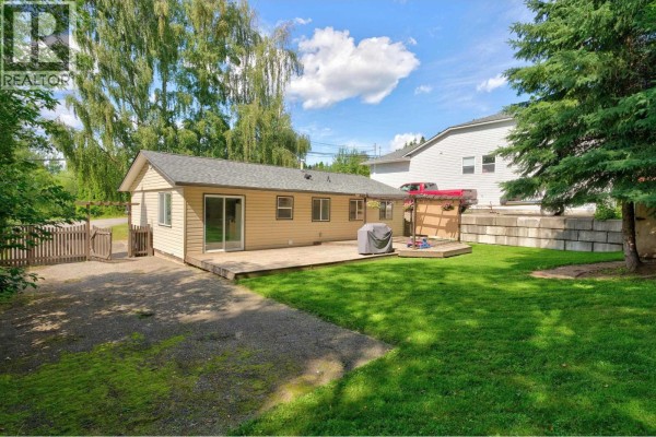 Primary Bedroom - 2073 Woodhaven Drive, Prince George, BC V2K3C4 Photo 4