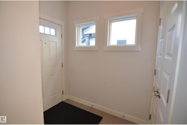 Kitchen - 20745 99a Av Nw, Edmonton, AB T5T7G4 Photo 3