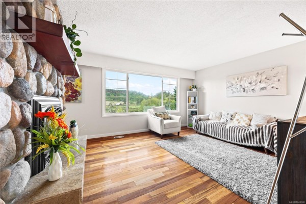 2077 Lakeside Dr, Nanaimo, BC, photo 3
