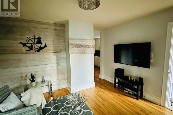 Living room - 2079 & 2081 Poplar Street, Halifax, NS B3L2Y6 Photo 5